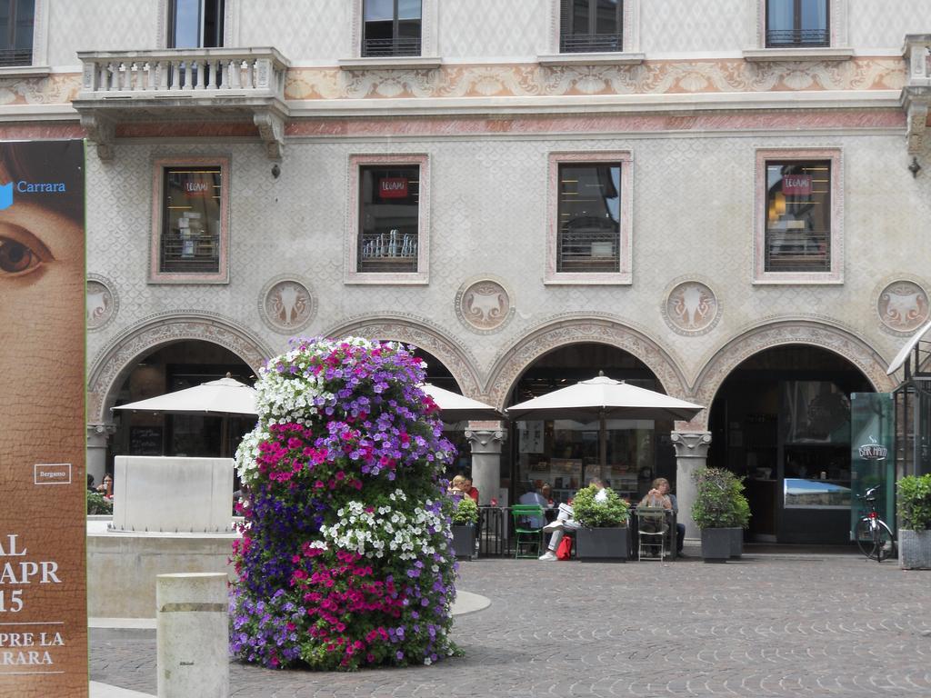 Apartment Bergamo Centro Storico Exterior foto